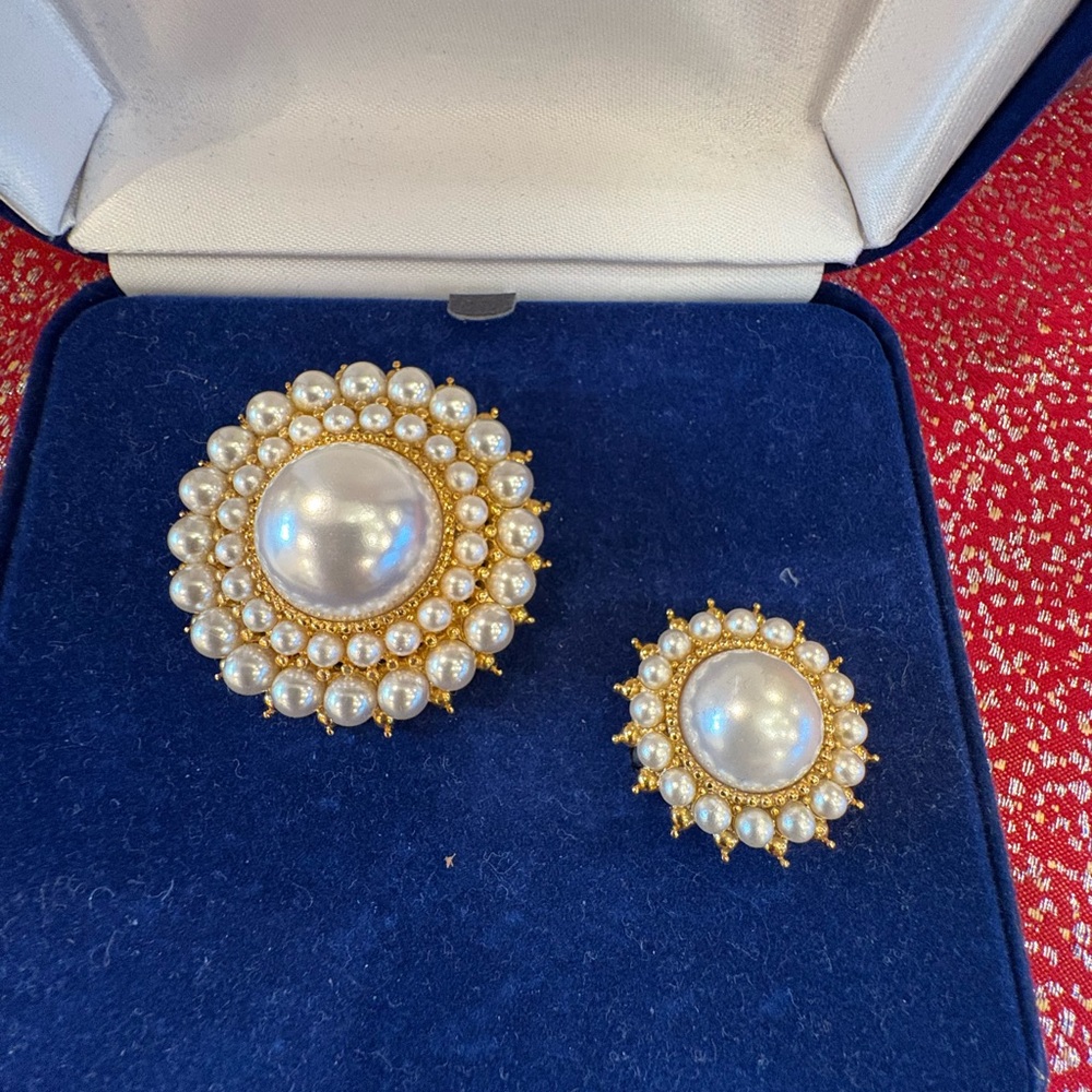 Camrose & Kross Jacqueline Kennedy Collection Pearl Brooch Set
